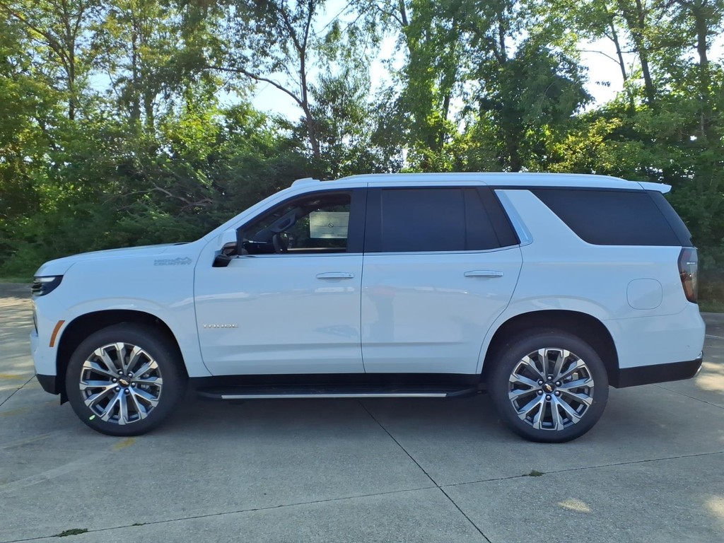 Chevrolet Tahoe Vehicle Full-screen Gallery Image 2