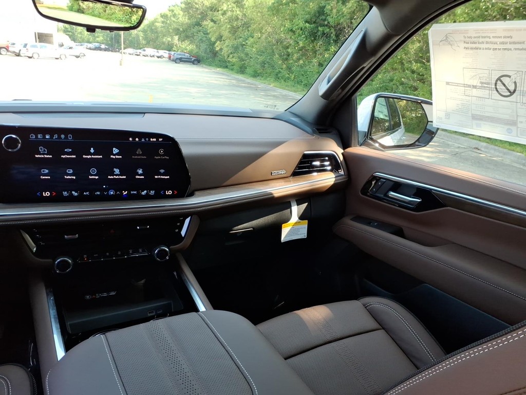 Chevrolet Tahoe Vehicle Full-screen Gallery Image 8
