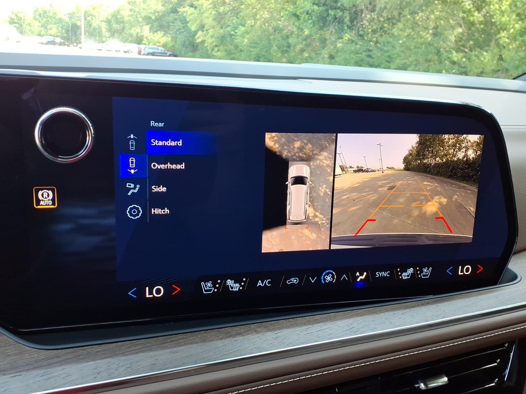 Chevrolet Tahoe Vehicle Full-screen Gallery Image 14