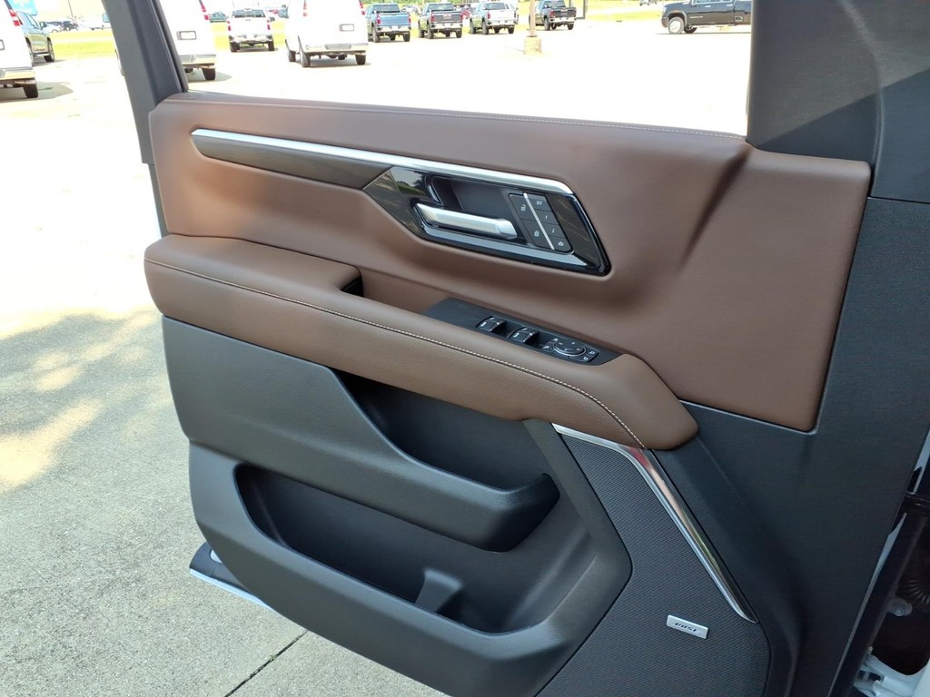 Chevrolet Tahoe Vehicle Full-screen Gallery Image 20