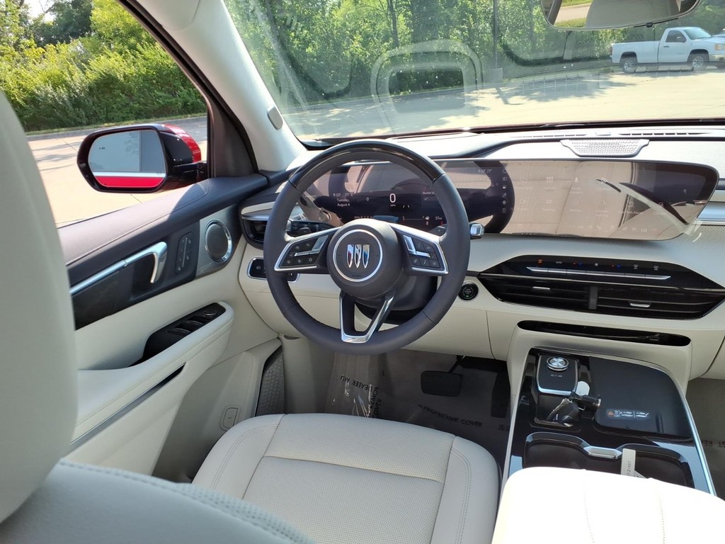 Buick Enclave Vehicle Full-screen Gallery Image 9