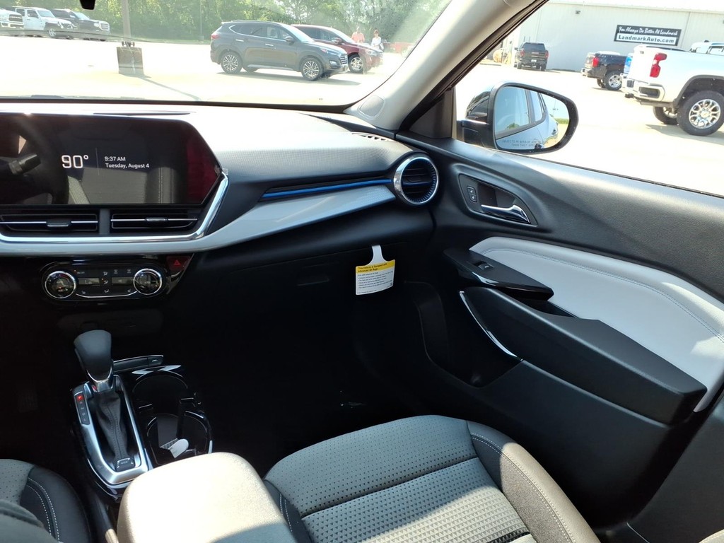 Chevrolet Trax Vehicle Full-screen Gallery Image 8