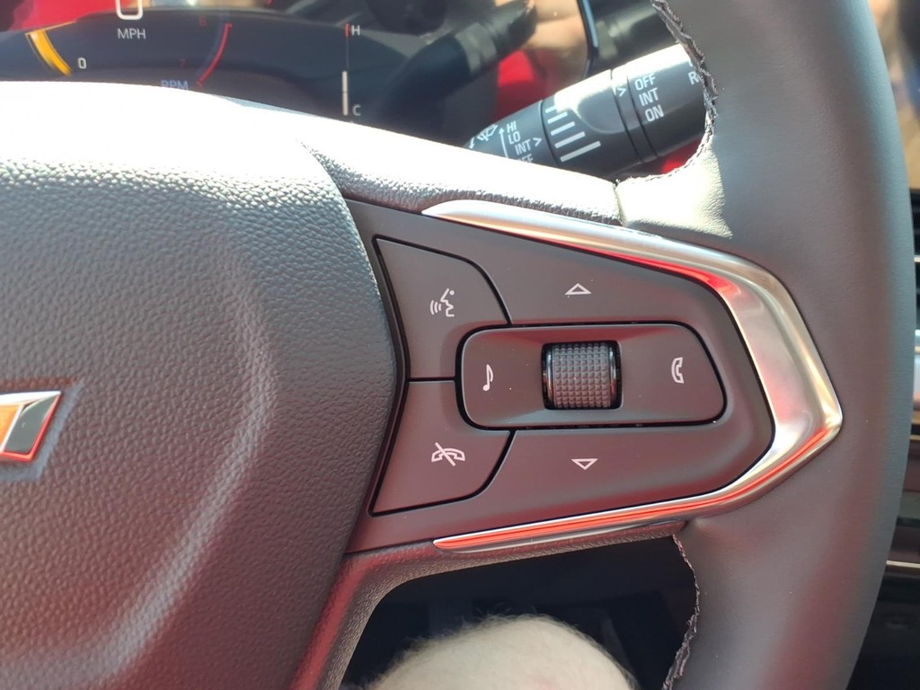 Chevrolet Trax Vehicle Full-screen Gallery Image 16
