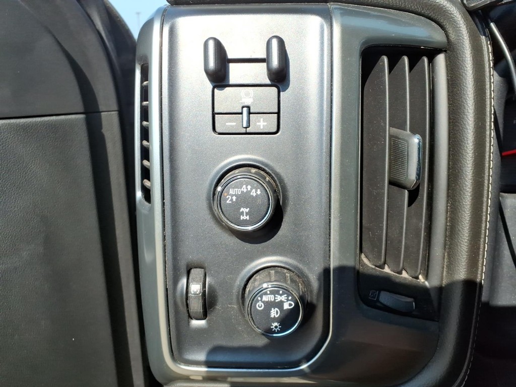 Chevrolet Silverado 1500 Vehicle Full-screen Gallery Image 14