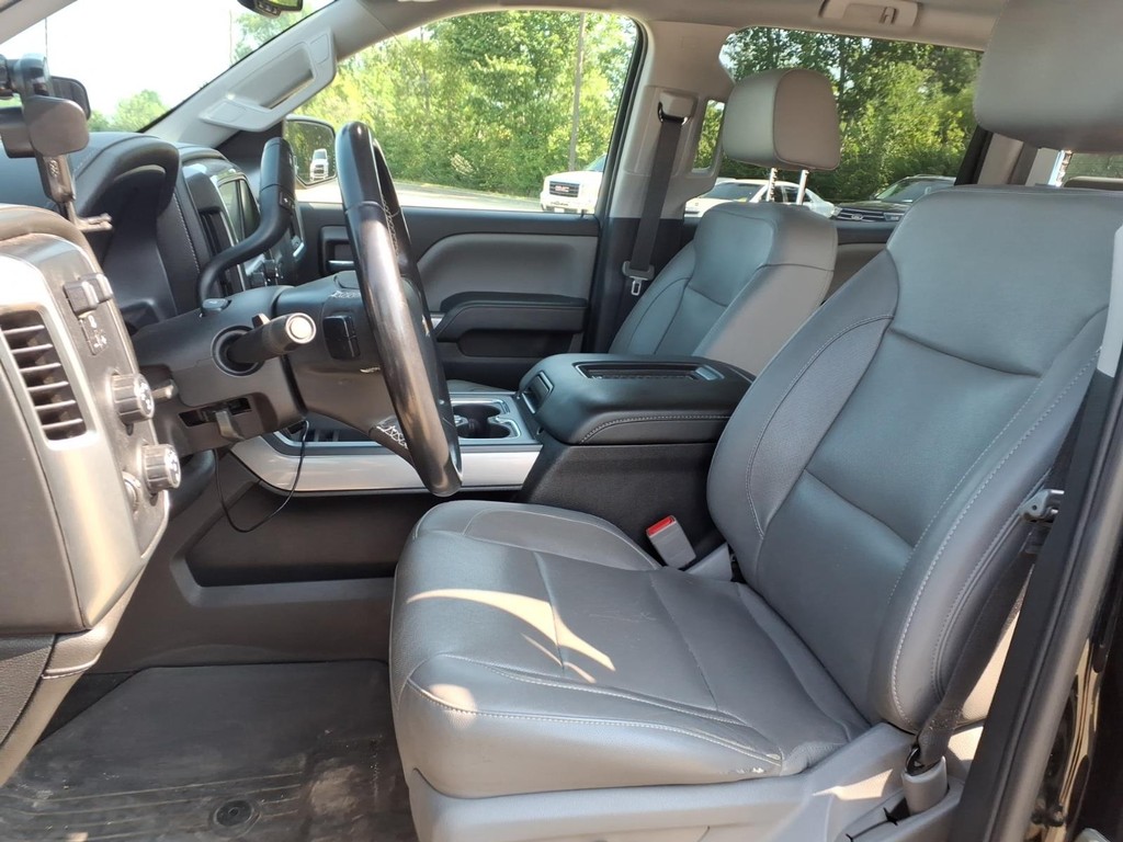 Chevrolet Silverado 1500 Vehicle Full-screen Gallery Image 17
