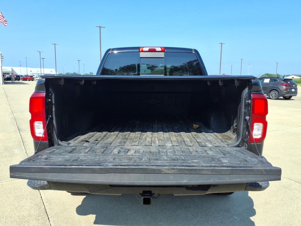 Chevrolet Silverado 1500 Vehicle Full-screen Gallery Image 19