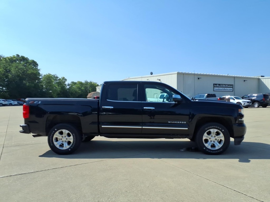 Chevrolet Silverado 1500 Vehicle Full-screen Gallery Image 22