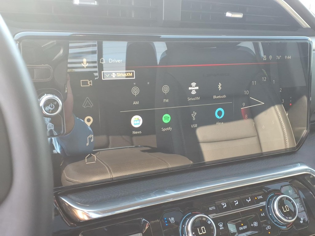 GMC Sierra 1500 Vehicle Full-screen Gallery Image 9