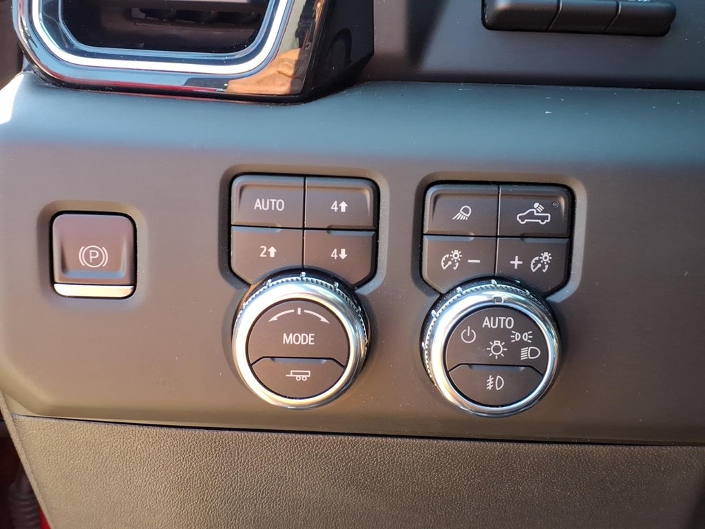 GMC Sierra 1500 Vehicle Full-screen Gallery Image 16