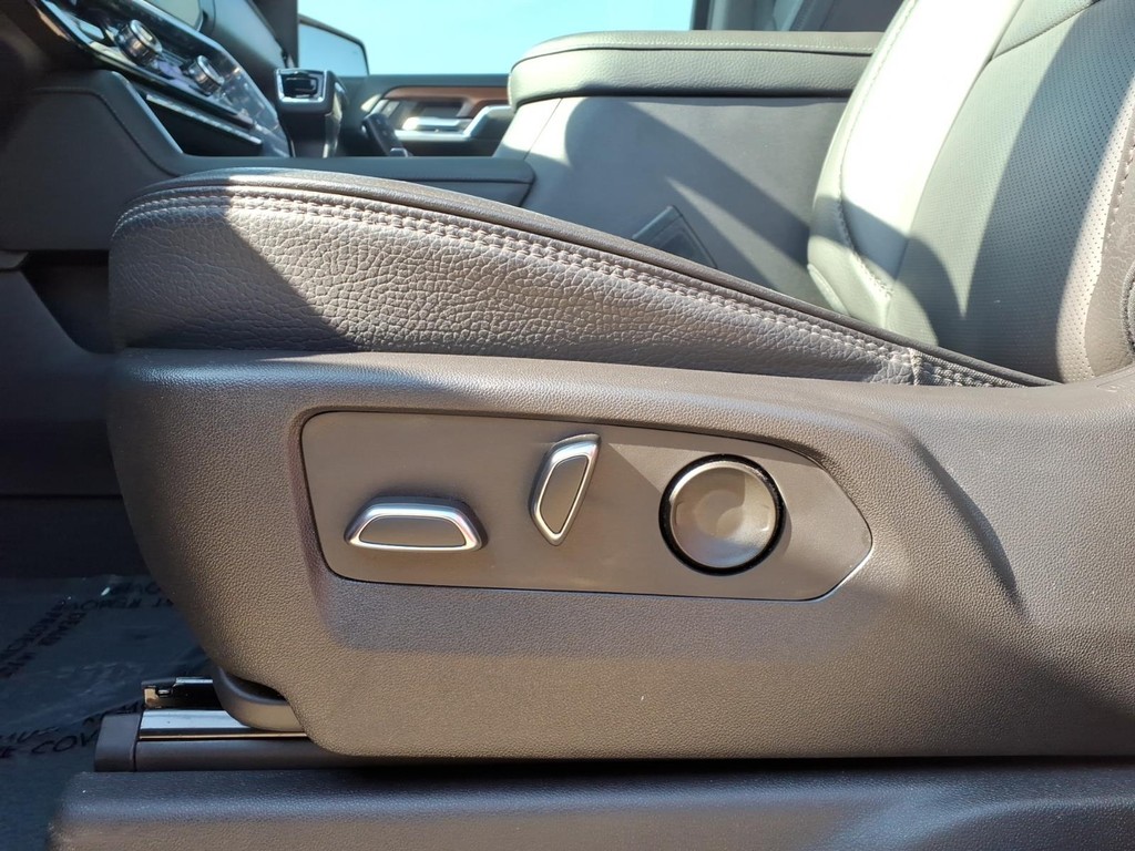 GMC Sierra 1500 Vehicle Full-screen Gallery Image 19