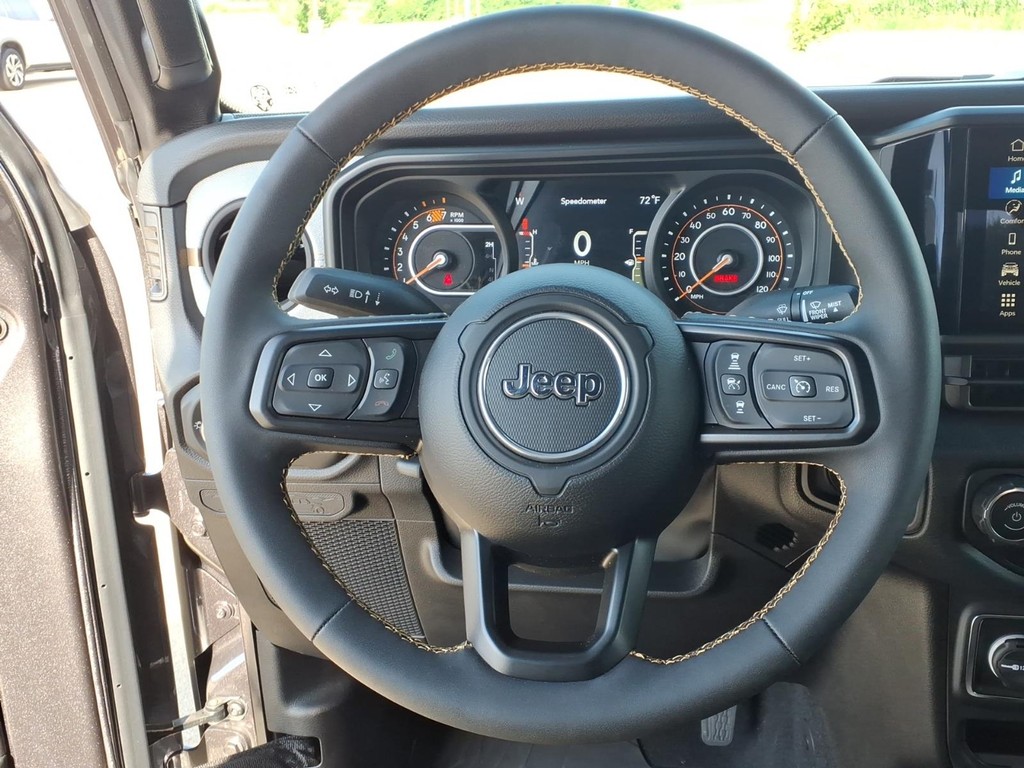 Jeep Wrangler Vehicle Full-screen Gallery Image 5