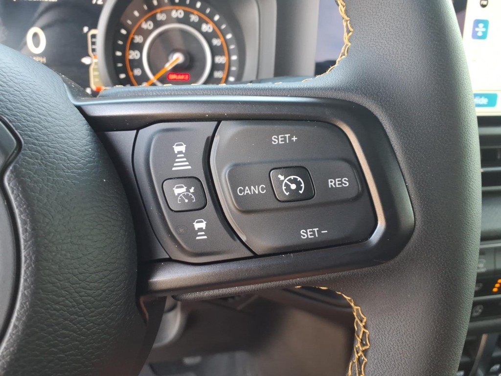 Jeep Wrangler Vehicle Full-screen Gallery Image 14