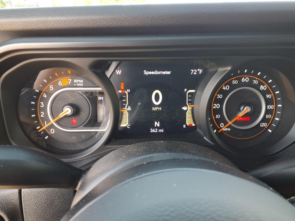 Jeep Wrangler Vehicle Full-screen Gallery Image 15