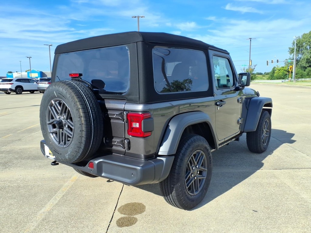 Jeep Wrangler Vehicle Full-screen Gallery Image 21