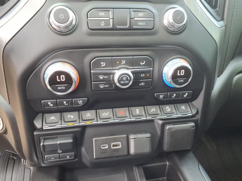 GMC Sierra 1500 Vehicle Full-screen Gallery Image 12