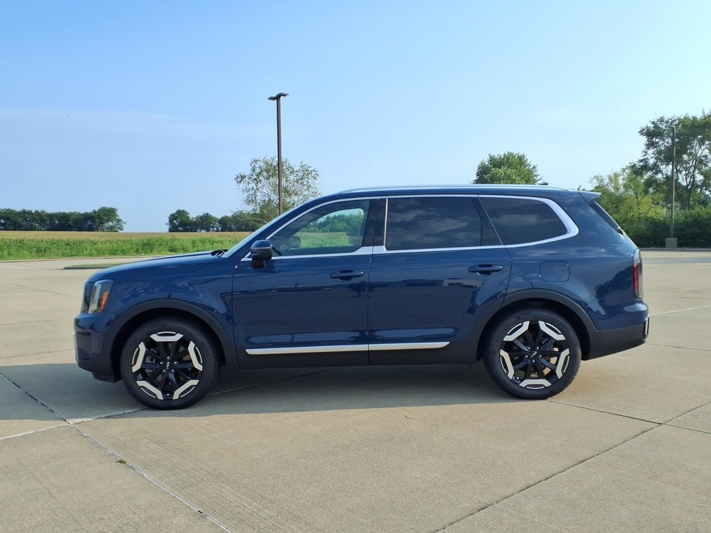 Kia Telluride Vehicle Full-screen Gallery Image 2