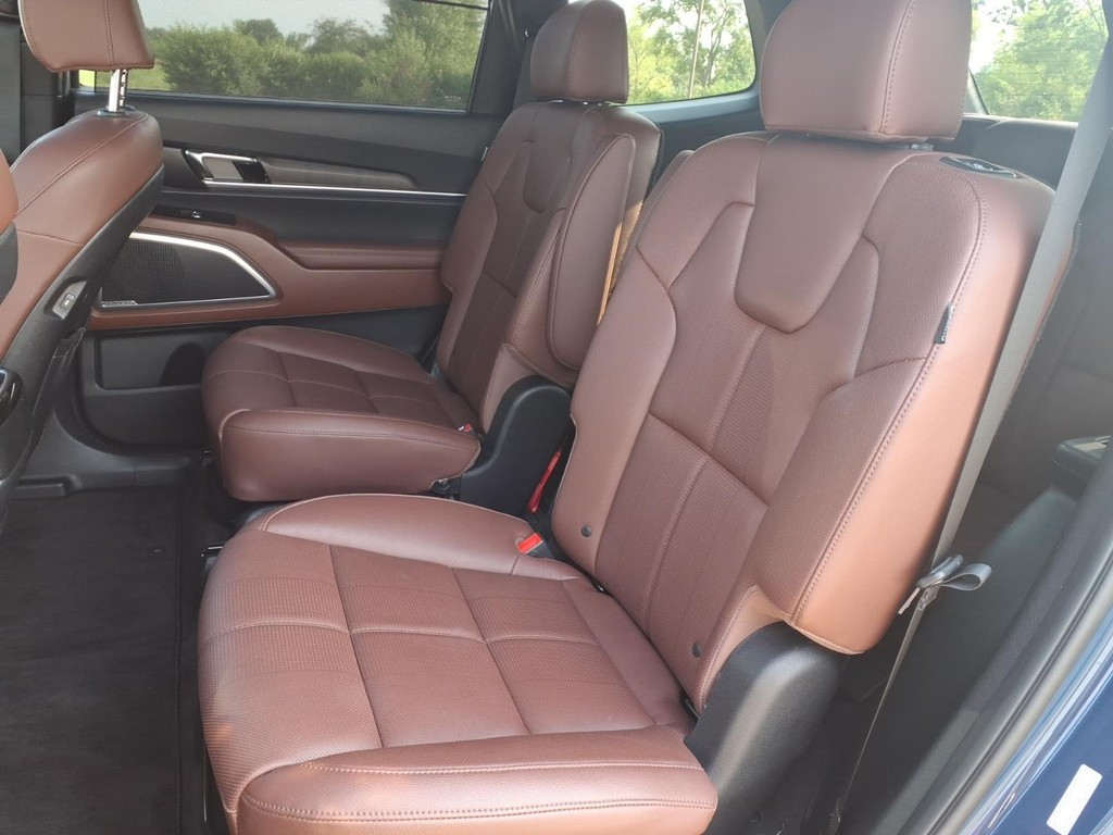 Kia Telluride Vehicle Full-screen Gallery Image 22