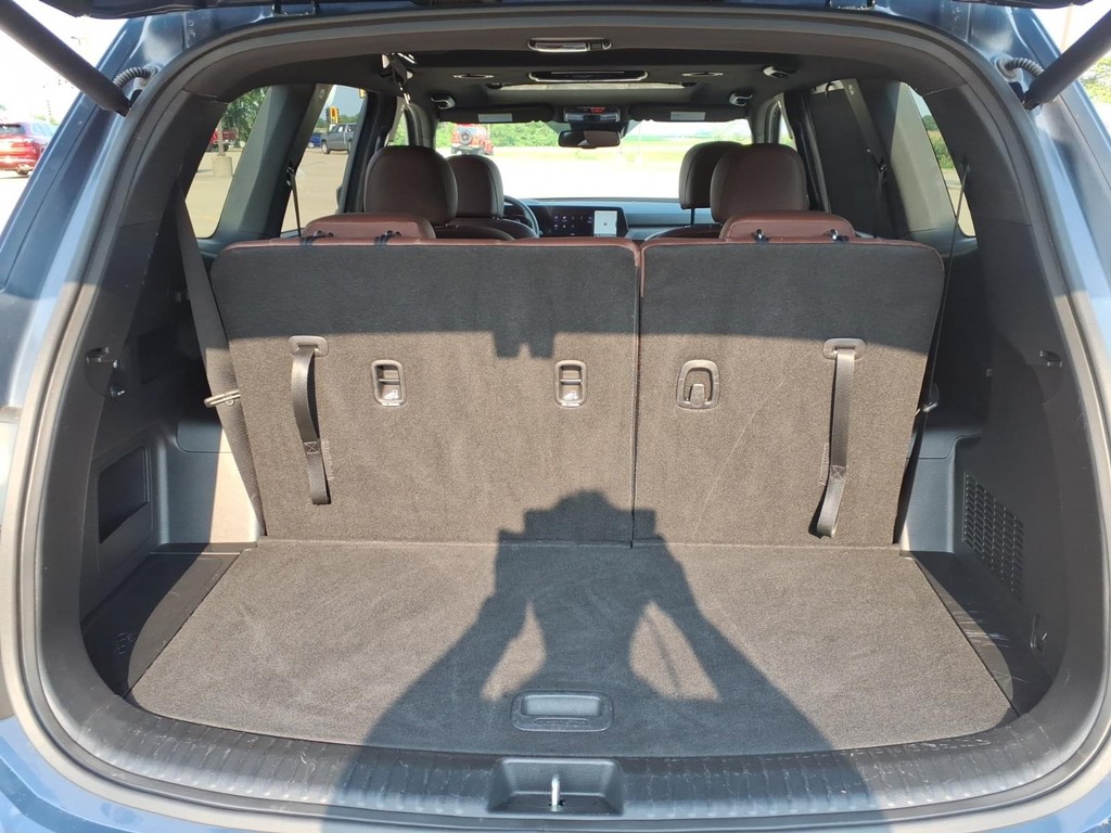 Kia Telluride Vehicle Full-screen Gallery Image 24