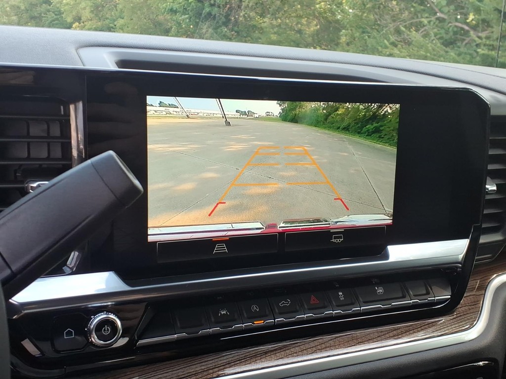 GMC Sierra 1500 Vehicle Full-screen Gallery Image 12