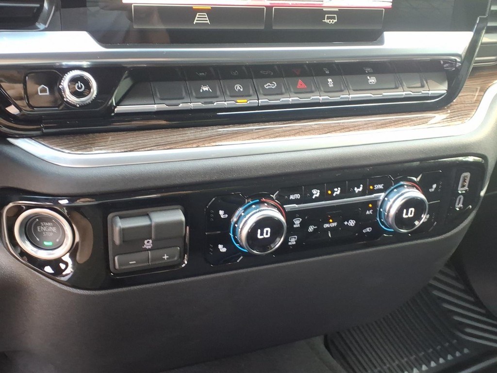 GMC Sierra 1500 Vehicle Full-screen Gallery Image 13