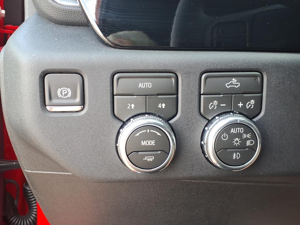 GMC Sierra 1500 Vehicle Full-screen Gallery Image 17