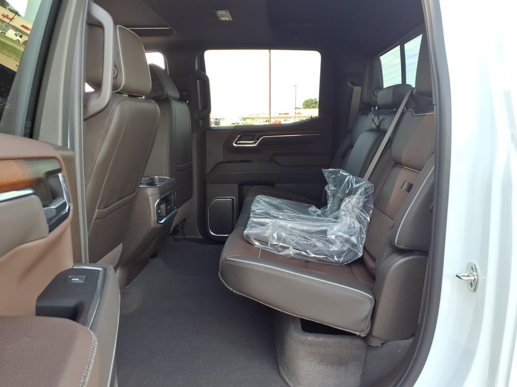 GMC Sierra 1500 Vehicle Full-screen Gallery Image 6
