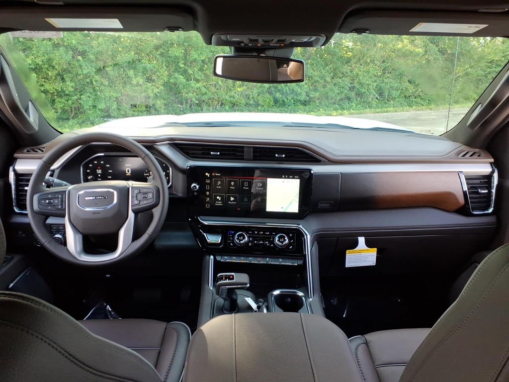 GMC Sierra 1500 Vehicle Full-screen Gallery Image 7
