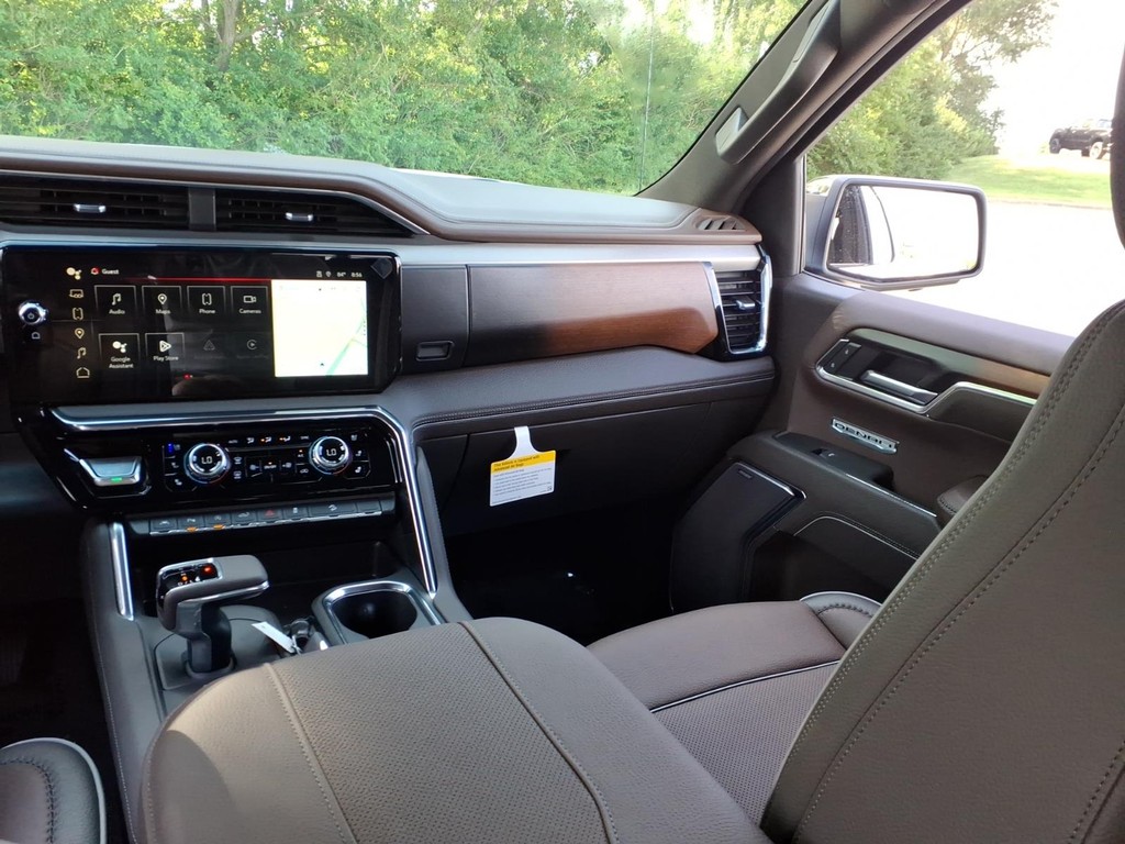GMC Sierra 1500 Vehicle Full-screen Gallery Image 8