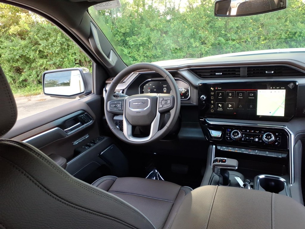 GMC Sierra 1500 Vehicle Full-screen Gallery Image 9