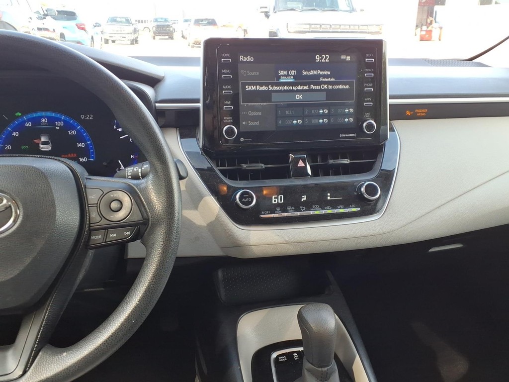 Toyota Corolla Hybrid Vehicle Full-screen Gallery Image 5