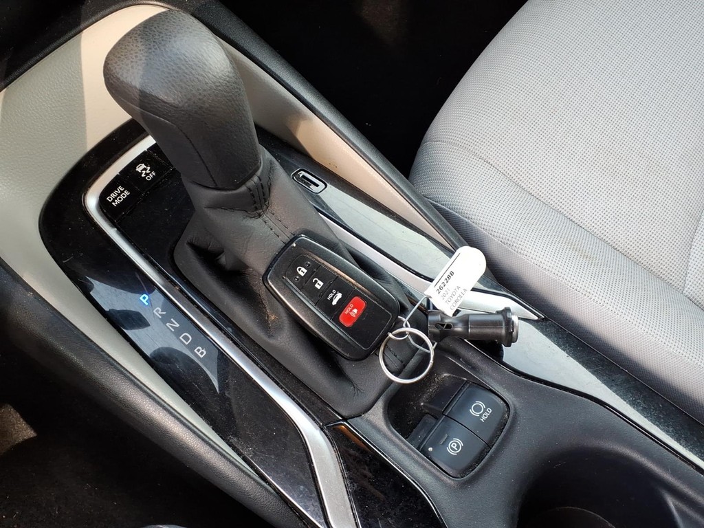 Toyota Corolla Hybrid Vehicle Full-screen Gallery Image 12