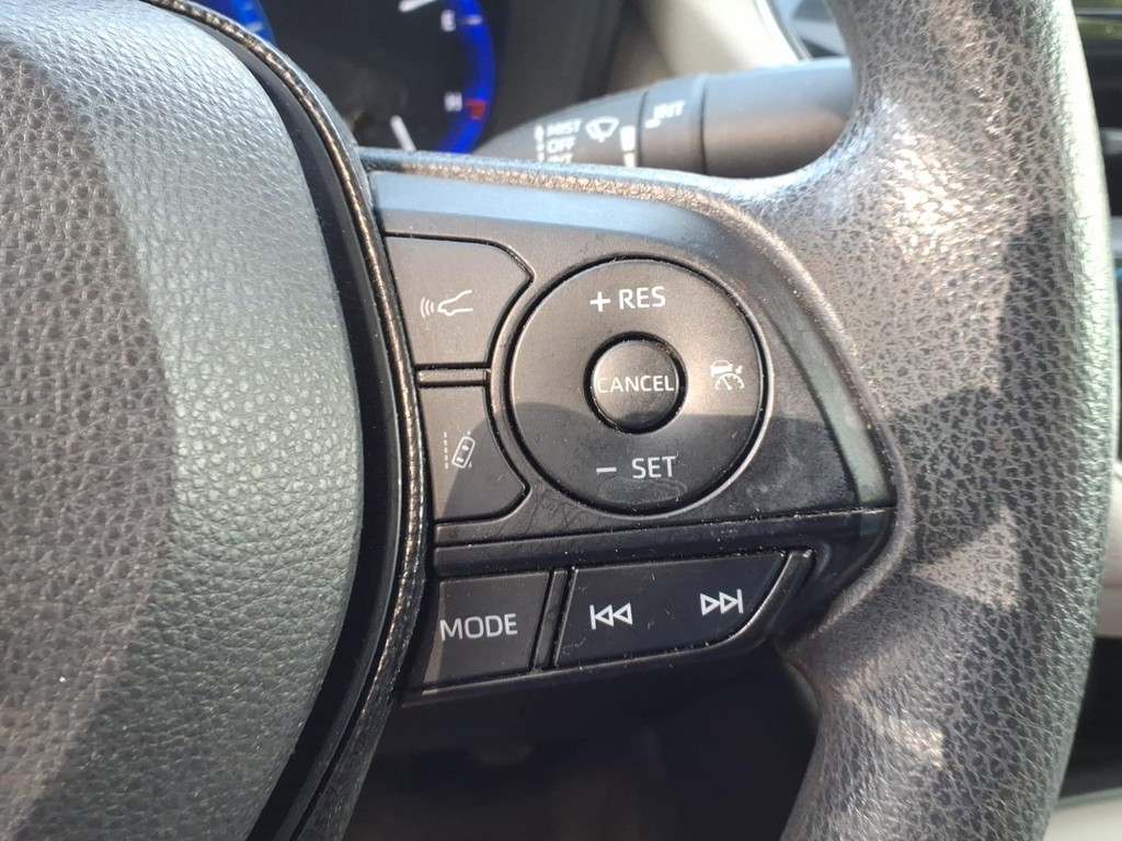 Toyota Corolla Hybrid Vehicle Full-screen Gallery Image 14