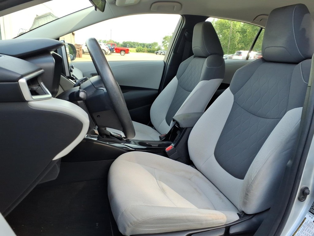 Toyota Corolla Hybrid Vehicle Full-screen Gallery Image 18