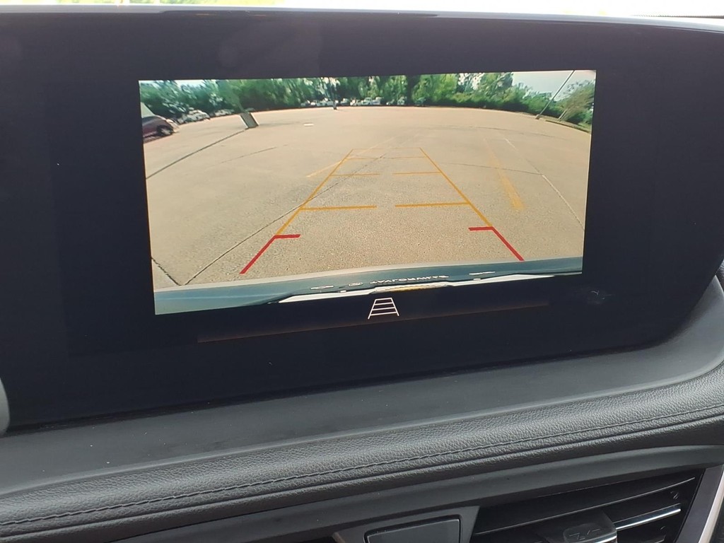 Buick Encore GX Vehicle Full-screen Gallery Image 6