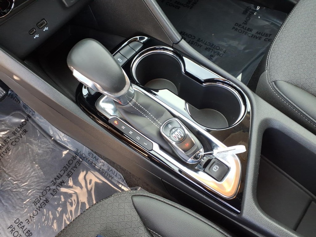 Buick Encore GX Vehicle Full-screen Gallery Image 9