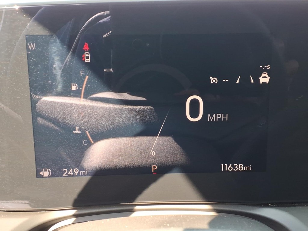 Buick Encore GX Vehicle Full-screen Gallery Image 12