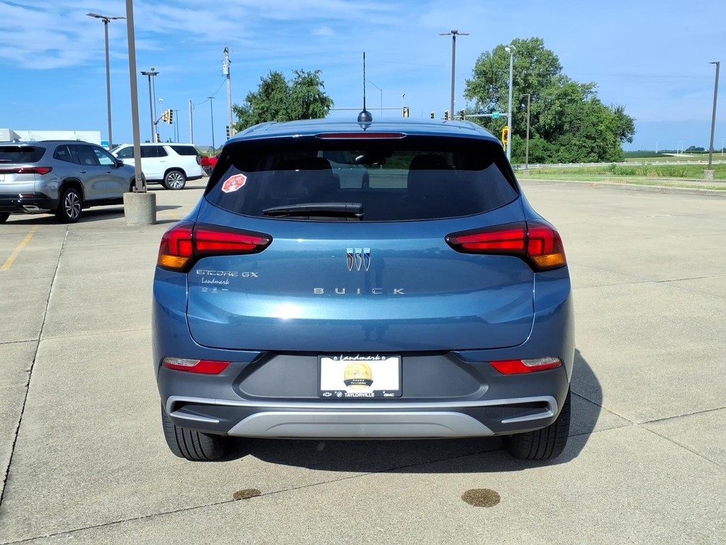 Buick Encore GX Vehicle Full-screen Gallery Image 18