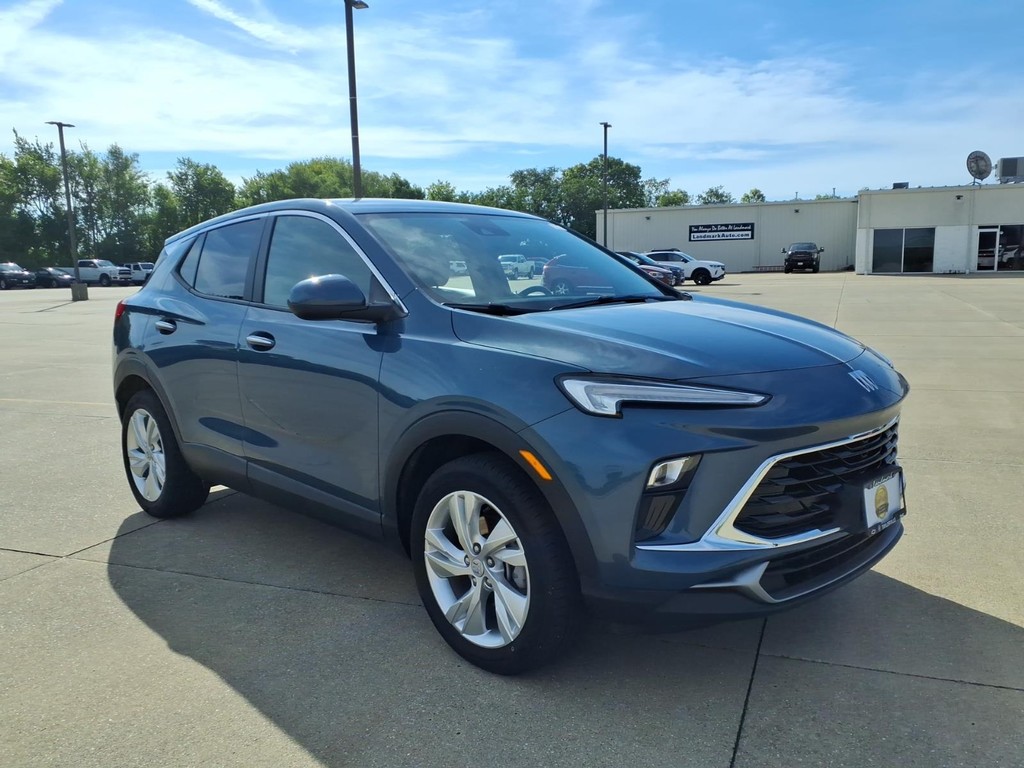 Buick Encore GX Vehicle Full-screen Gallery Image 21