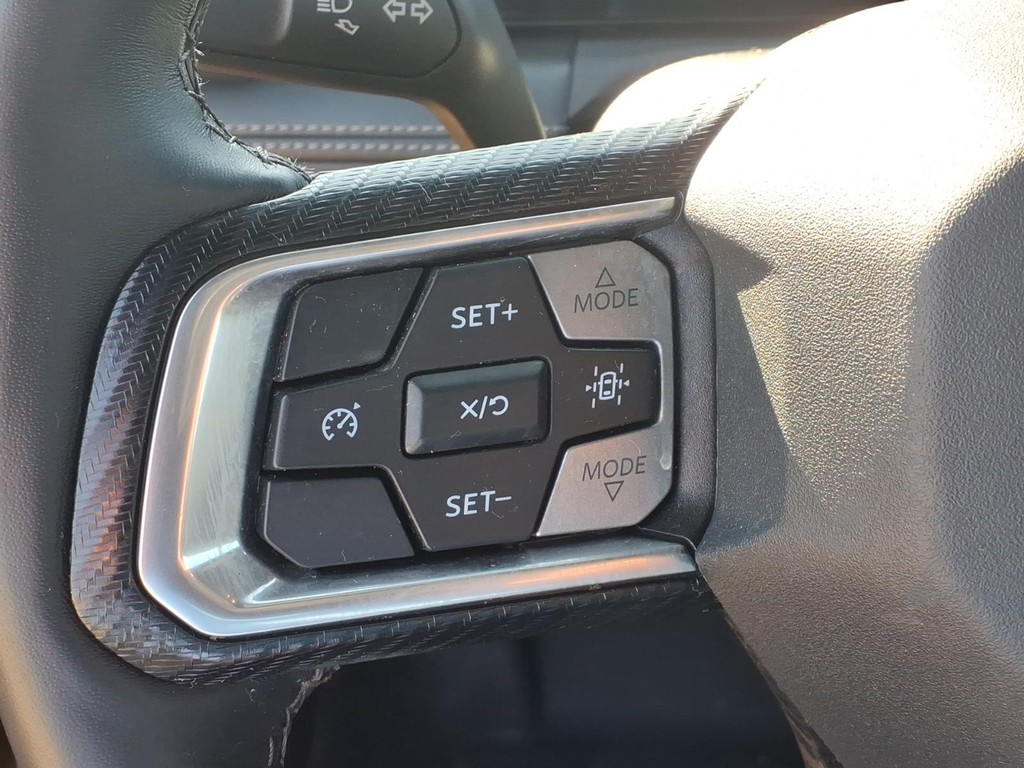 Ford Mustang Vehicle Full-screen Gallery Image 13