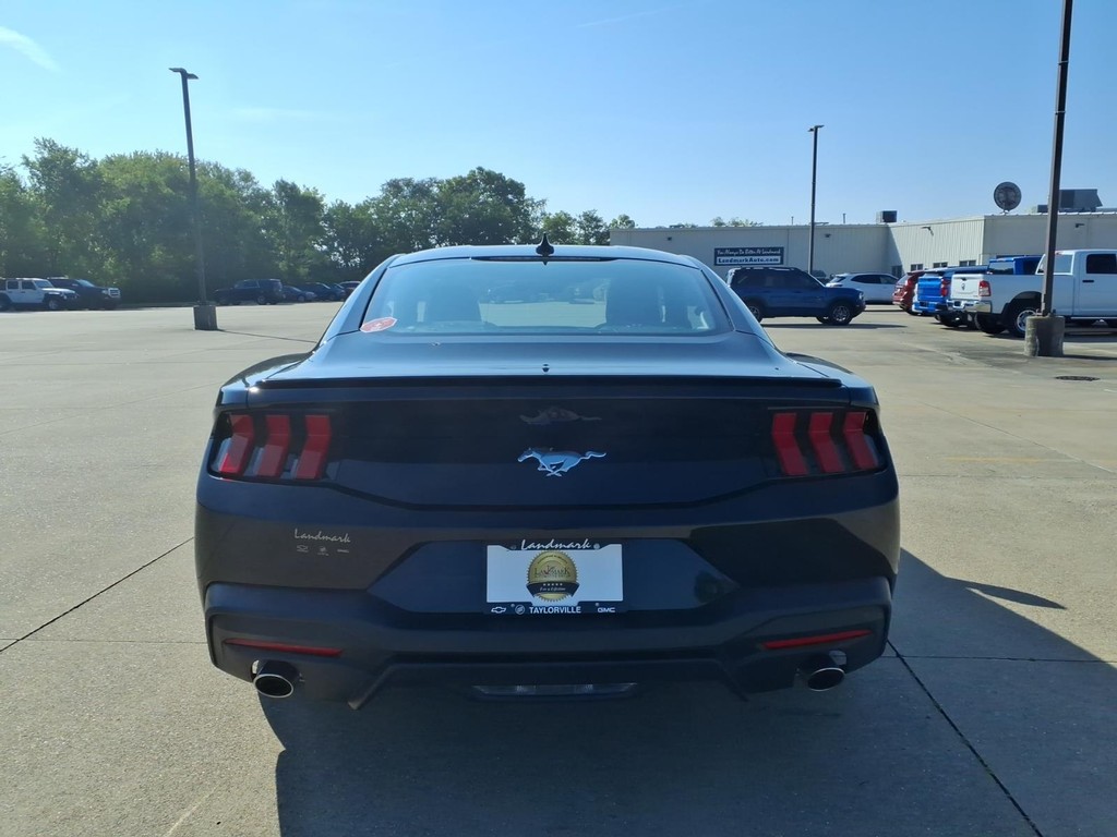 Ford Mustang Vehicle Full-screen Gallery Image 22