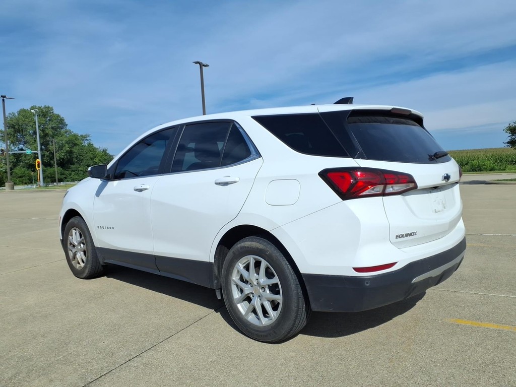 Chevrolet Equinox Vehicle Full-screen Gallery Image 3