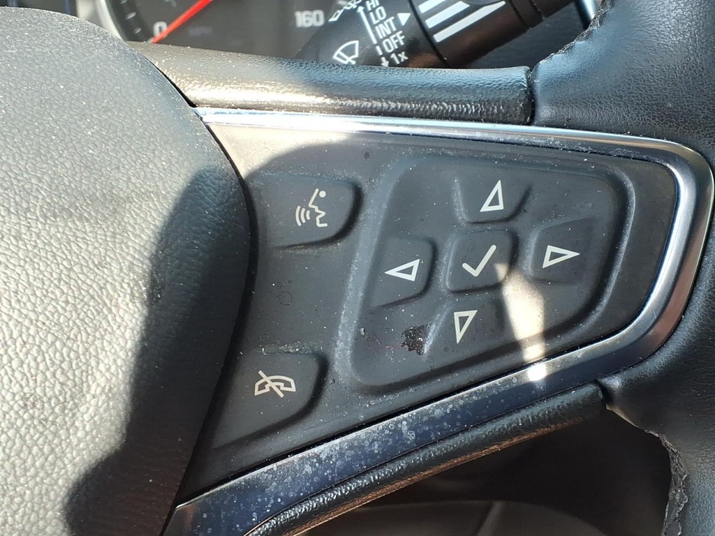 Chevrolet Equinox Vehicle Full-screen Gallery Image 13