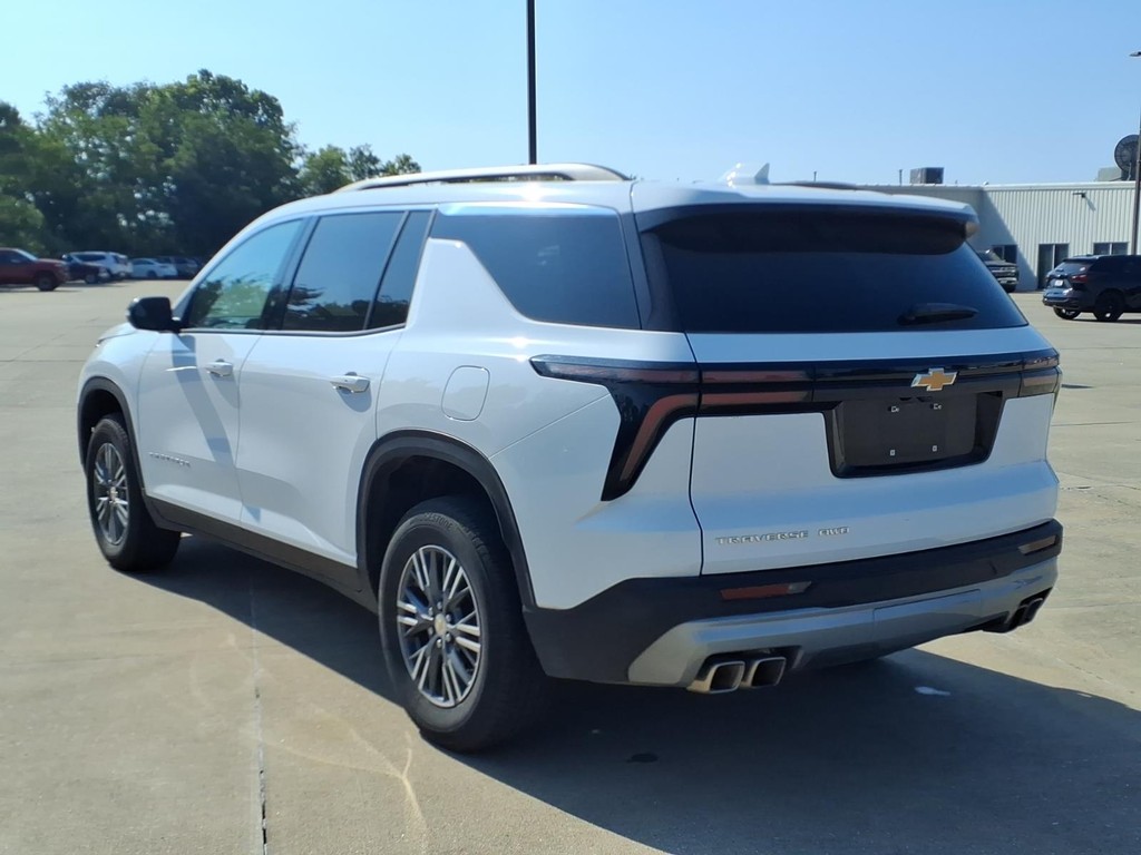 Chevrolet Traverse Vehicle Full-screen Gallery Image 3
