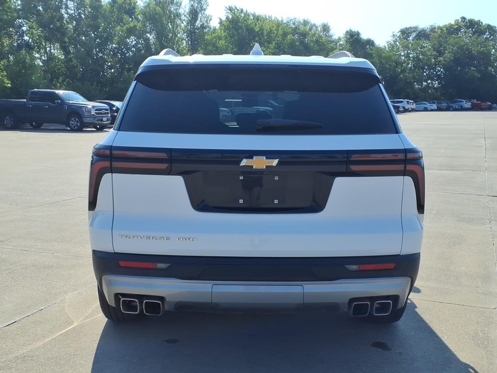 Chevrolet Traverse Vehicle Full-screen Gallery Image 4