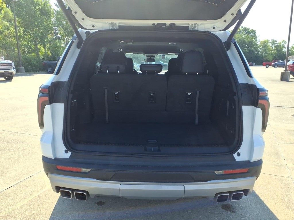 Chevrolet Traverse Vehicle Full-screen Gallery Image 5