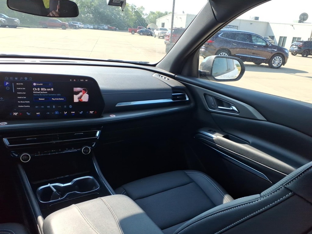 Chevrolet Traverse Vehicle Full-screen Gallery Image 8