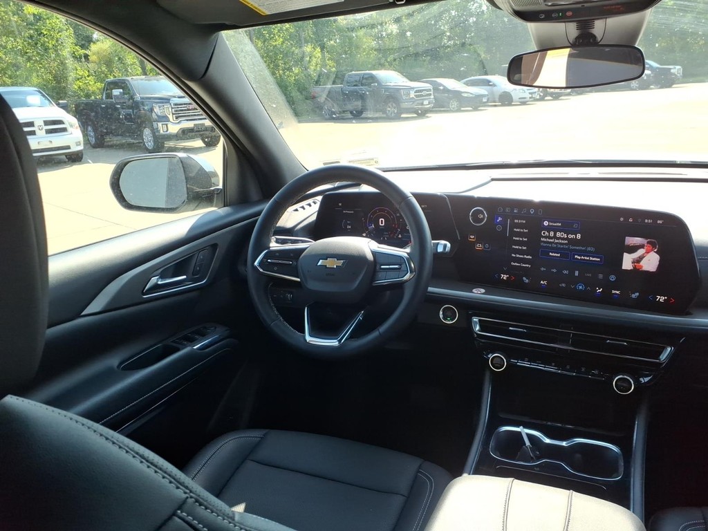 Chevrolet Traverse Vehicle Full-screen Gallery Image 9