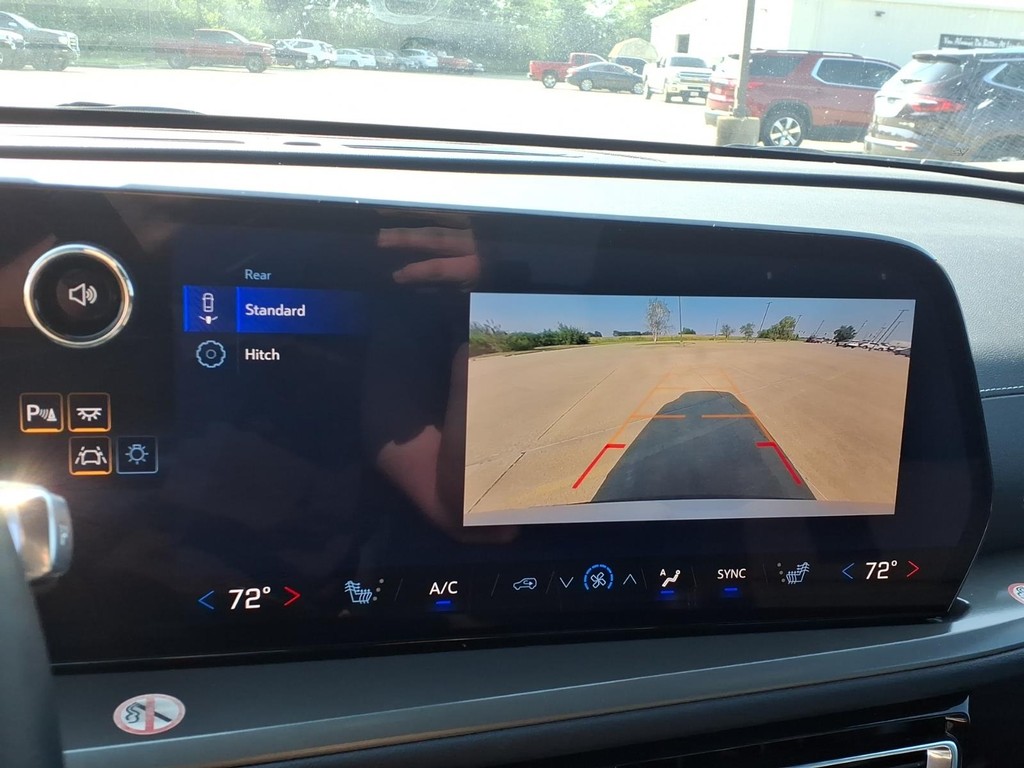 Chevrolet Traverse Vehicle Full-screen Gallery Image 13