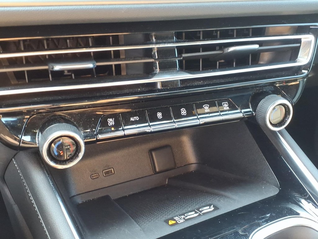 Chevrolet Traverse Vehicle Full-screen Gallery Image 14