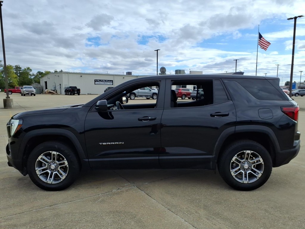 GMC Terrain Vehicle Full-screen Gallery Image 2